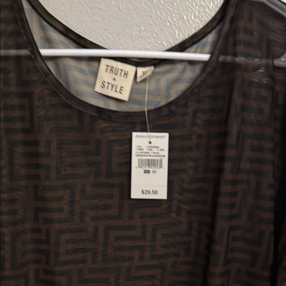 Truth + Style Geometric Top - Picture 2 of 7